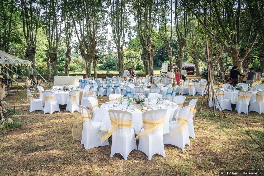 Organisation d'un mariage romantique dans le cadre exceptionnel du Domaine Pech Laurier près de Béziers, à Quarante