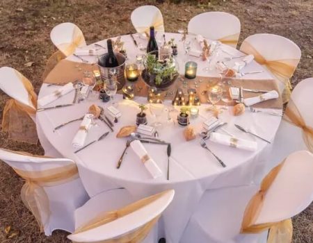 Repas de mariage en extérieur au jardin du Domaine Pech Laurier à Quarante