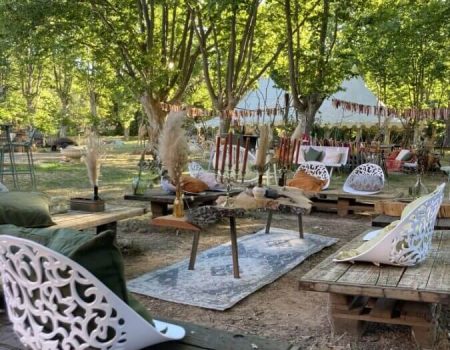 Terrasse du Domaine Pech Laurier à Quarante, pour l'organisation de vos évènements professionnels ou familiaux