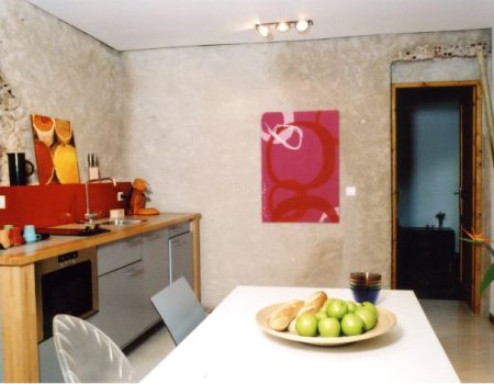 Salle à manger d'un des gîtes ou chambres d'hôtes du Domaine Pech Laurier dans l'Hérault, proposés Hébergement complémentaire.