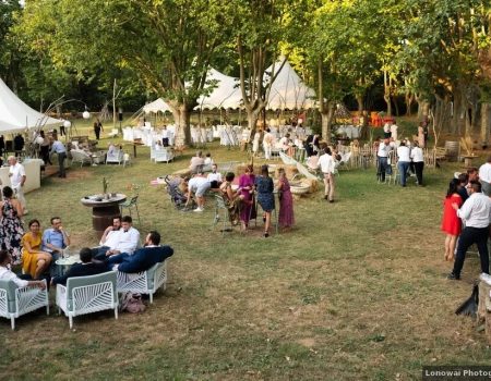 Le Domaine Pech Laurier à quarante, propose la location de la terrasse pour vos évènements professionnels près de Béziers