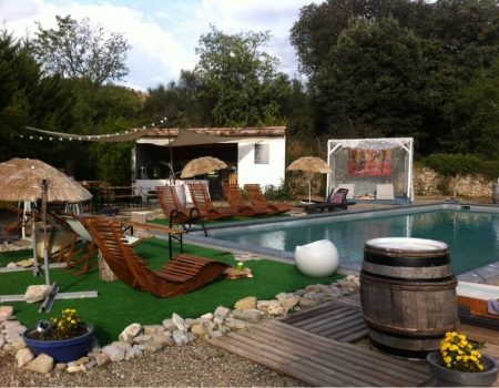 La piscine du Domaine Pech Laurier, espace de réception pour votre l'organisation de votre évènement dans l'Hérault